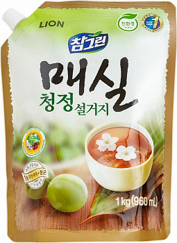 LION Chamgreen Средство для мытья посуды, овощей и фруктов Японский абрикос, мягкая упаковка, 960 мл